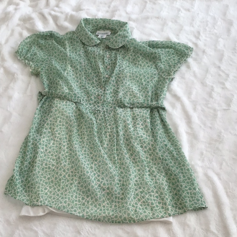 Maternity shirt with tank and tie